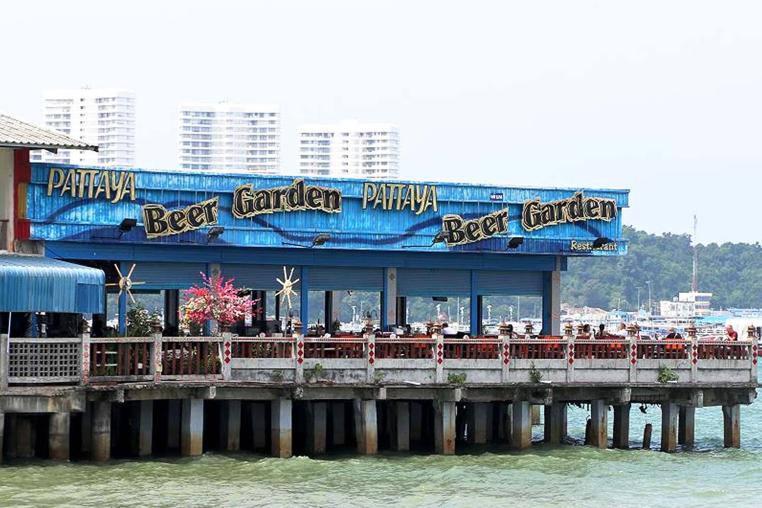 パタヤにあるPattaya Beer Gardenの外観写真